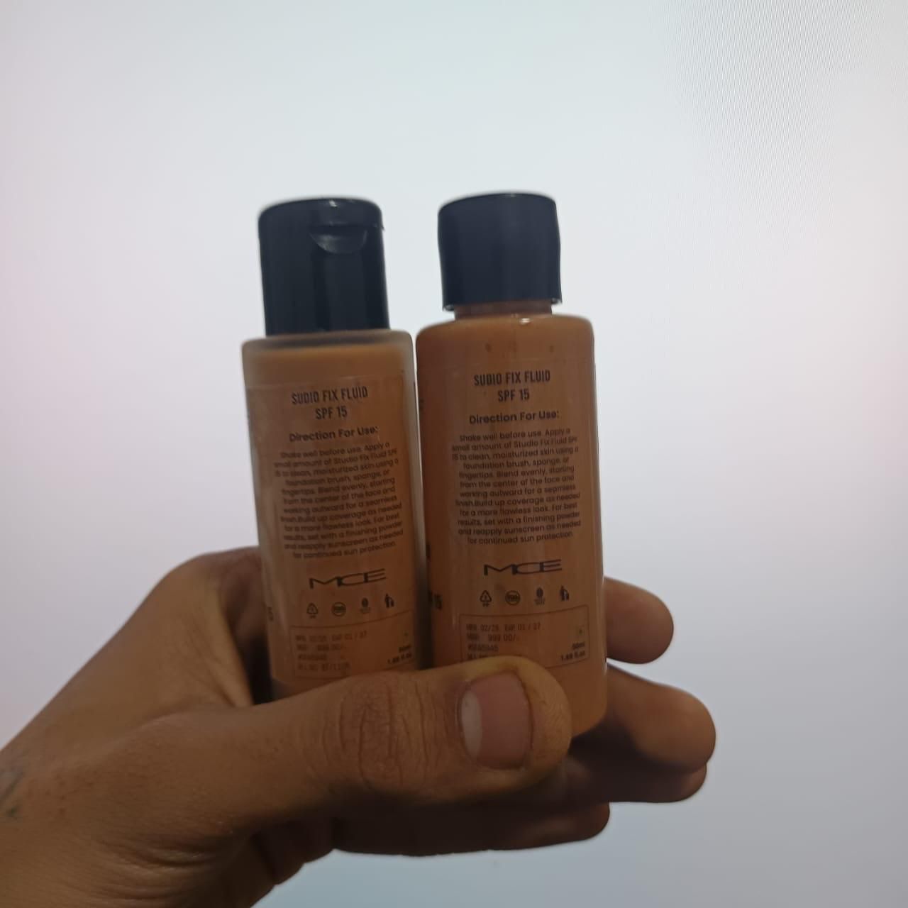 MOF Studio Fix Fluid SPF 15 actual image 2